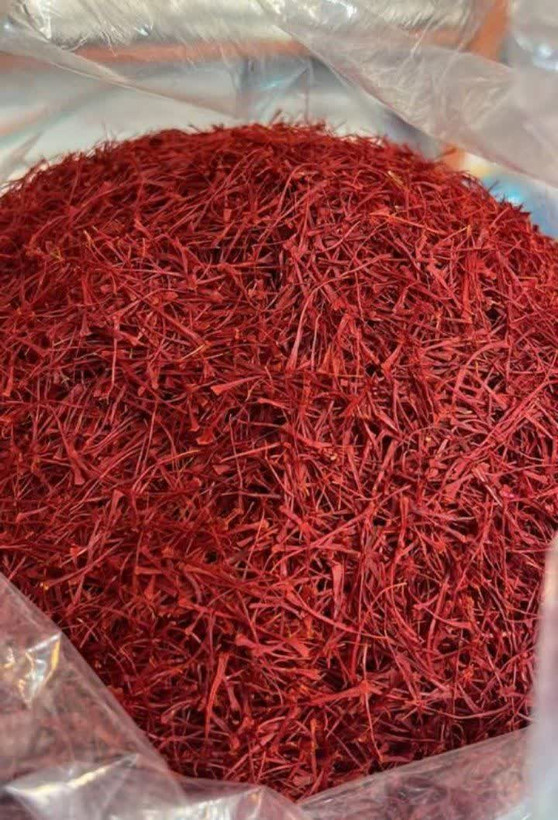 زعفران سوپر نگین رویال عیار بالا